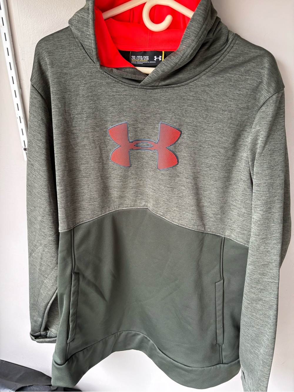 Under Armour Women’s Cold Gear Hoodie Gray-Red Trim XXL